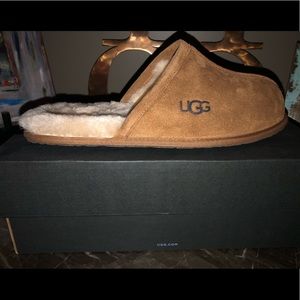 UGG mens scuff slippers, never been worn